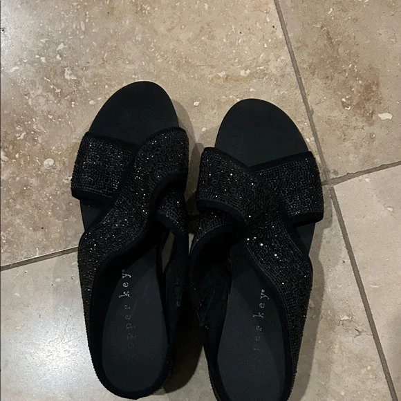 Copper Key black Black Slip-On Sandals sz 9 - Picture 3 of 5